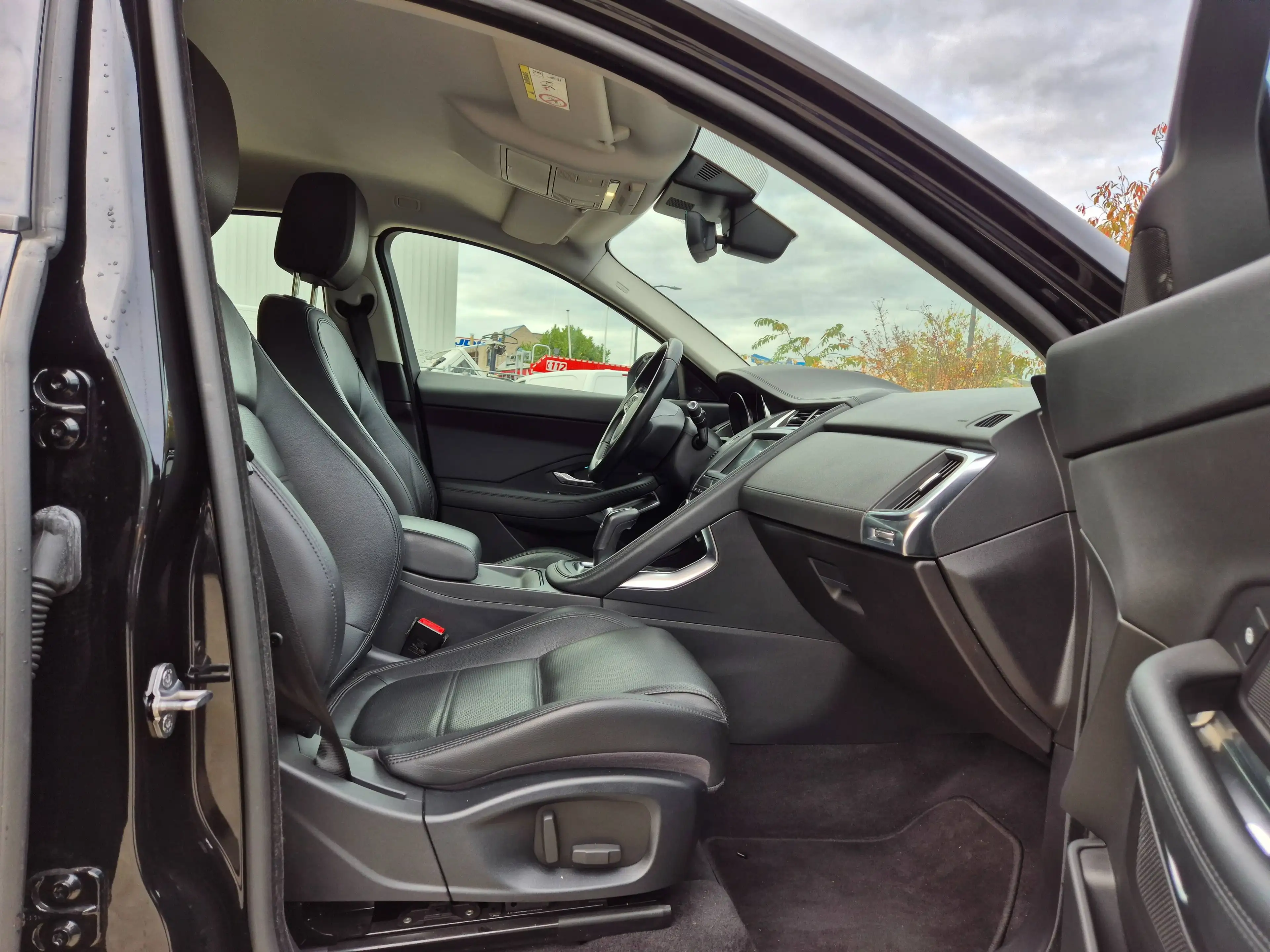 Jaguar E-Pace 2.0 D 150cv SPORT // AUTO. // AWD — photo 13