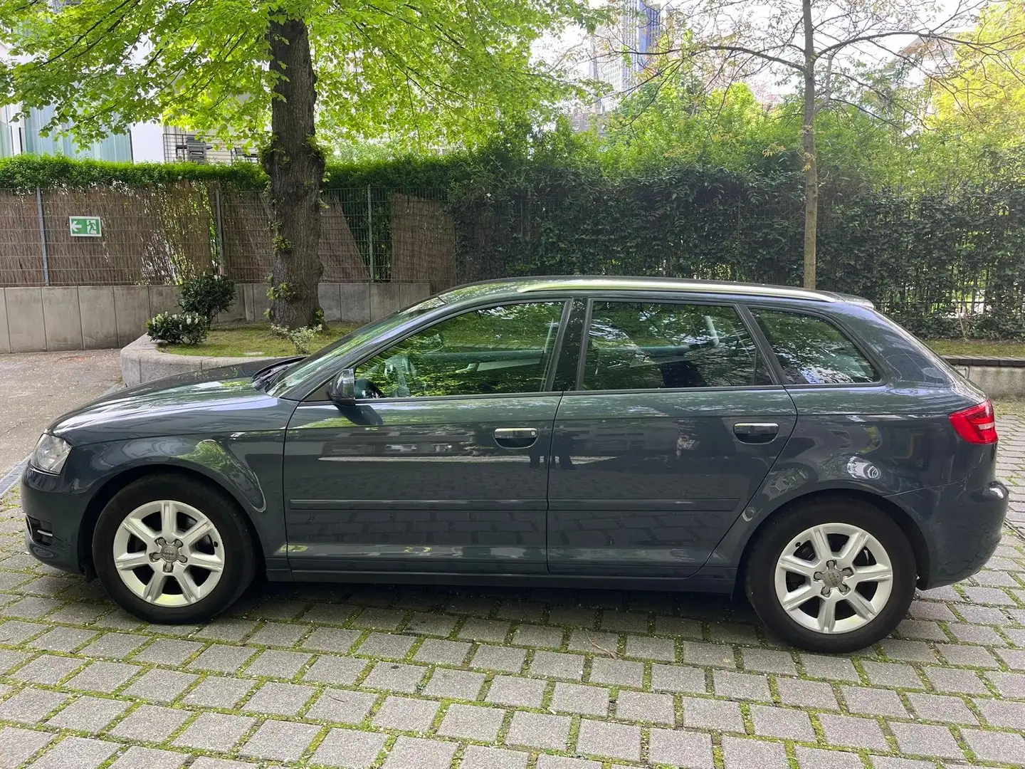 Audi A3 A3 1.6 TDI Sportback Ambiente Blau - 2