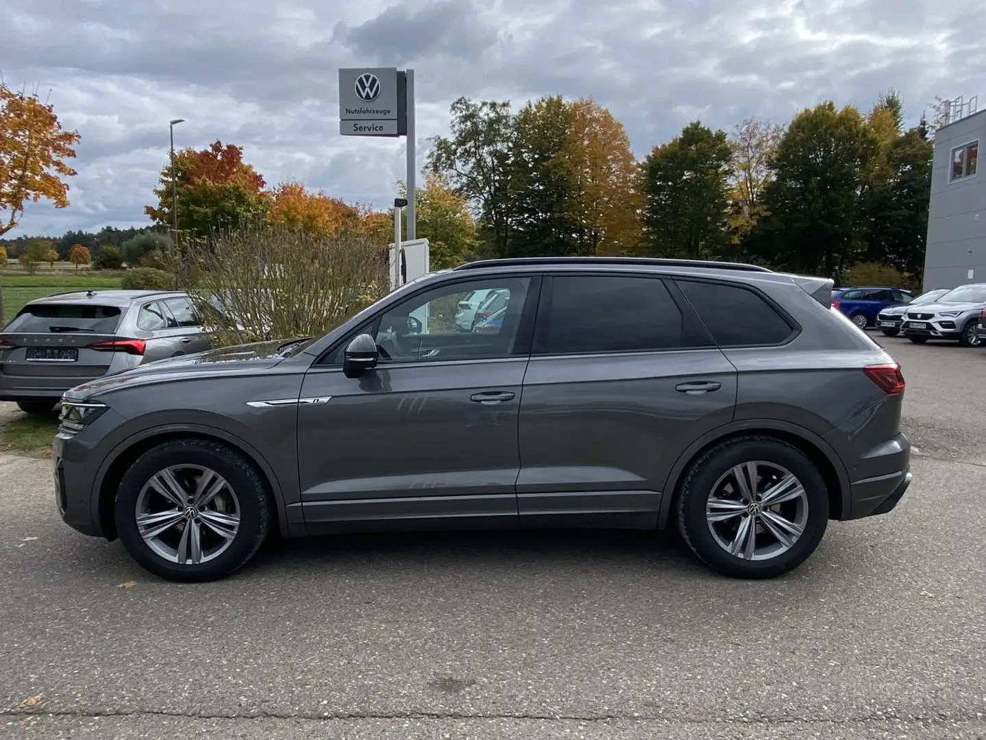 Volkswagen Touareg 3.0 TDI Tiptronic 4-MOTION R-Line 19"+MA Grau - 2