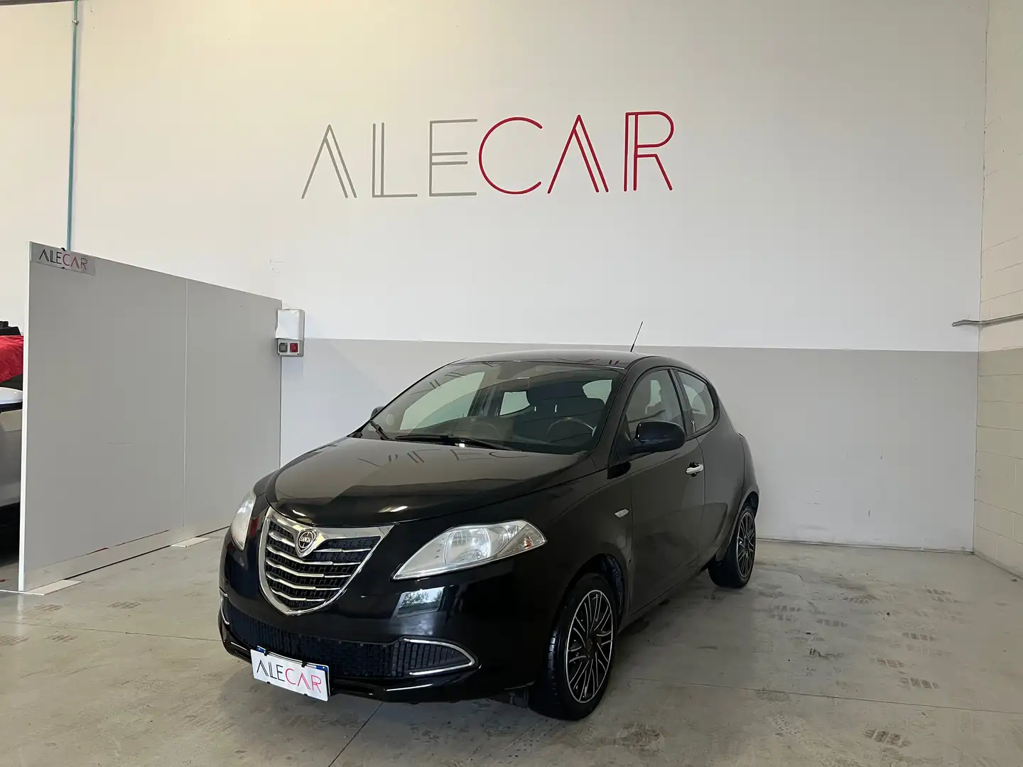 Lancia Ypsilon Ypsilon III 2011 1.2 8v Gold s&s 69cv Noir - 1
