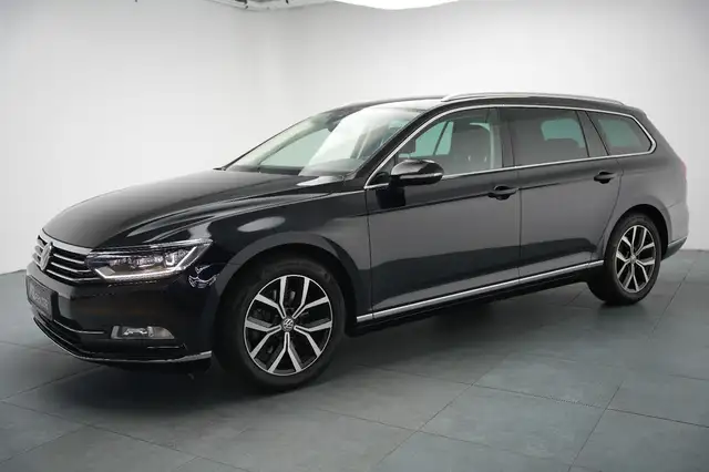 Volkswagen Passat view 6
