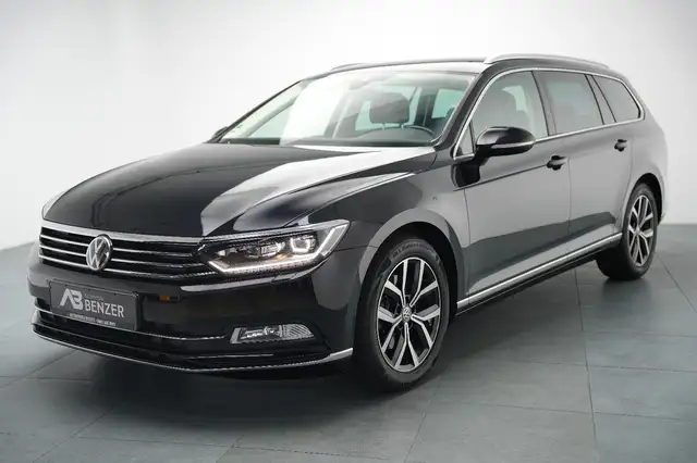 Volkswagen Passat view 5