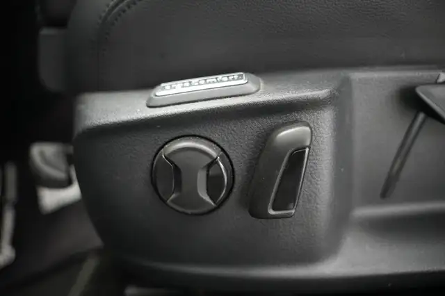 Volkswagen Passat view 12