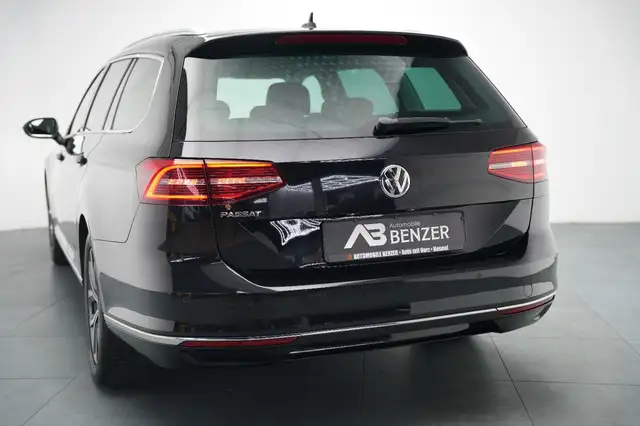 Volkswagen Passat view 8
