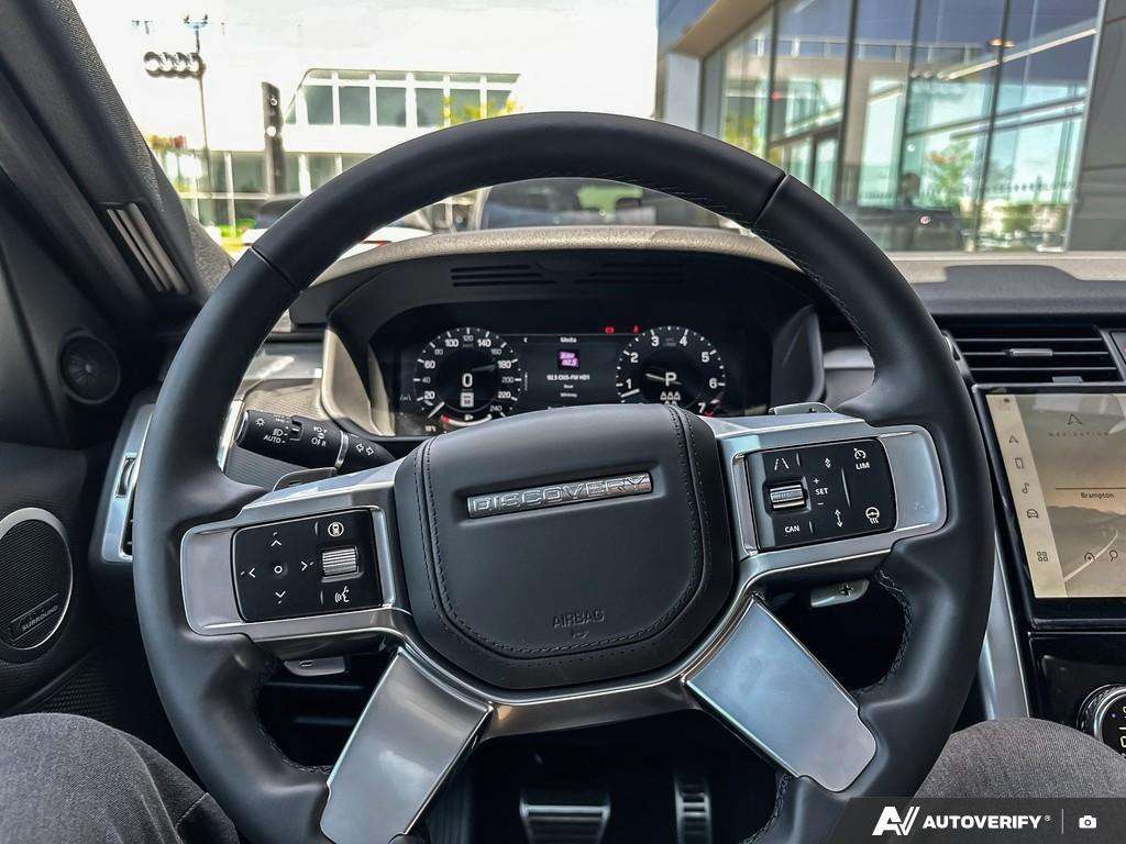 2026 Land Rover Discovery P300 Dynamic SE thumb 14