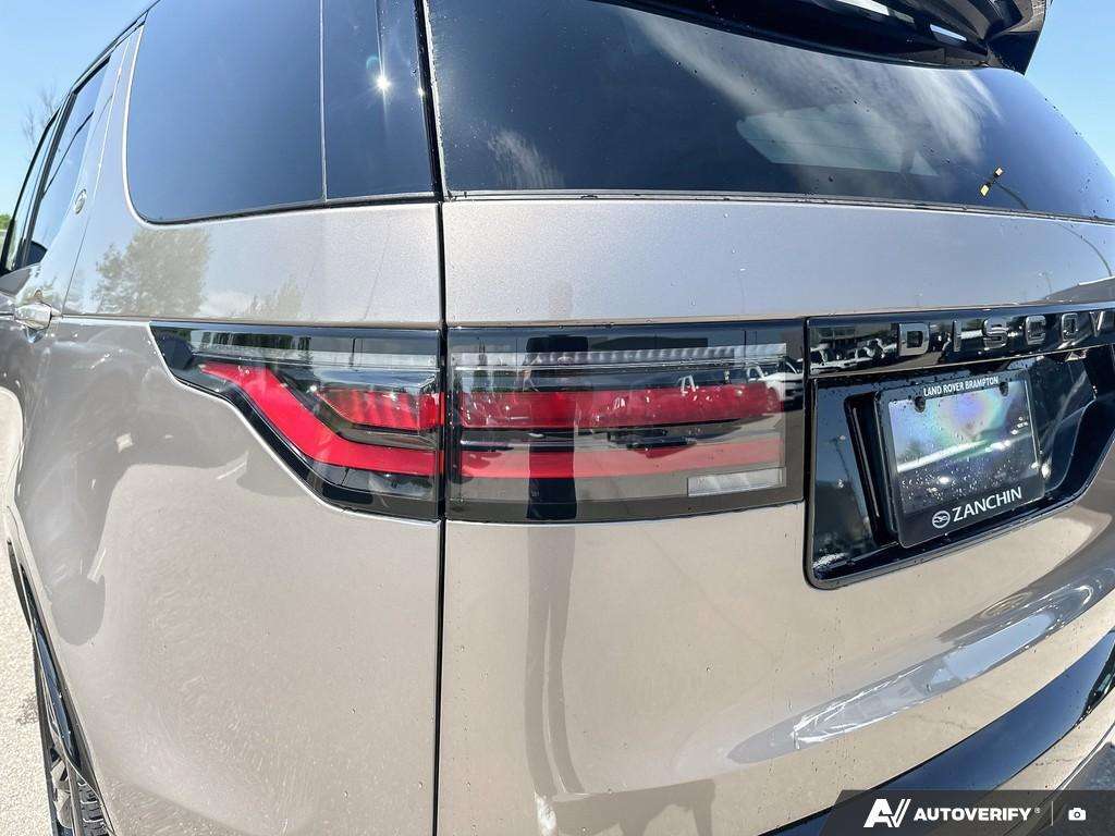 2026 Land Rover Discovery P300 Dynamic SE thumb 11