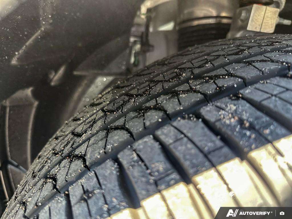 2026 Land Rover Discovery P300 Dynamic SE thumb 7