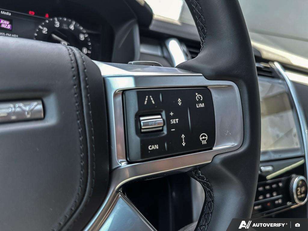 2026 Land Rover Discovery P300 Dynamic SE thumb 16