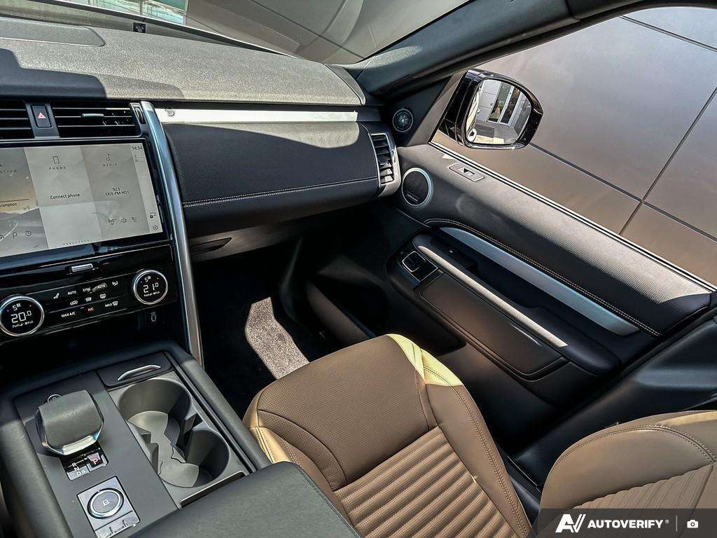 2026 Land Rover Discovery P300 Dynamic SE thumb 25