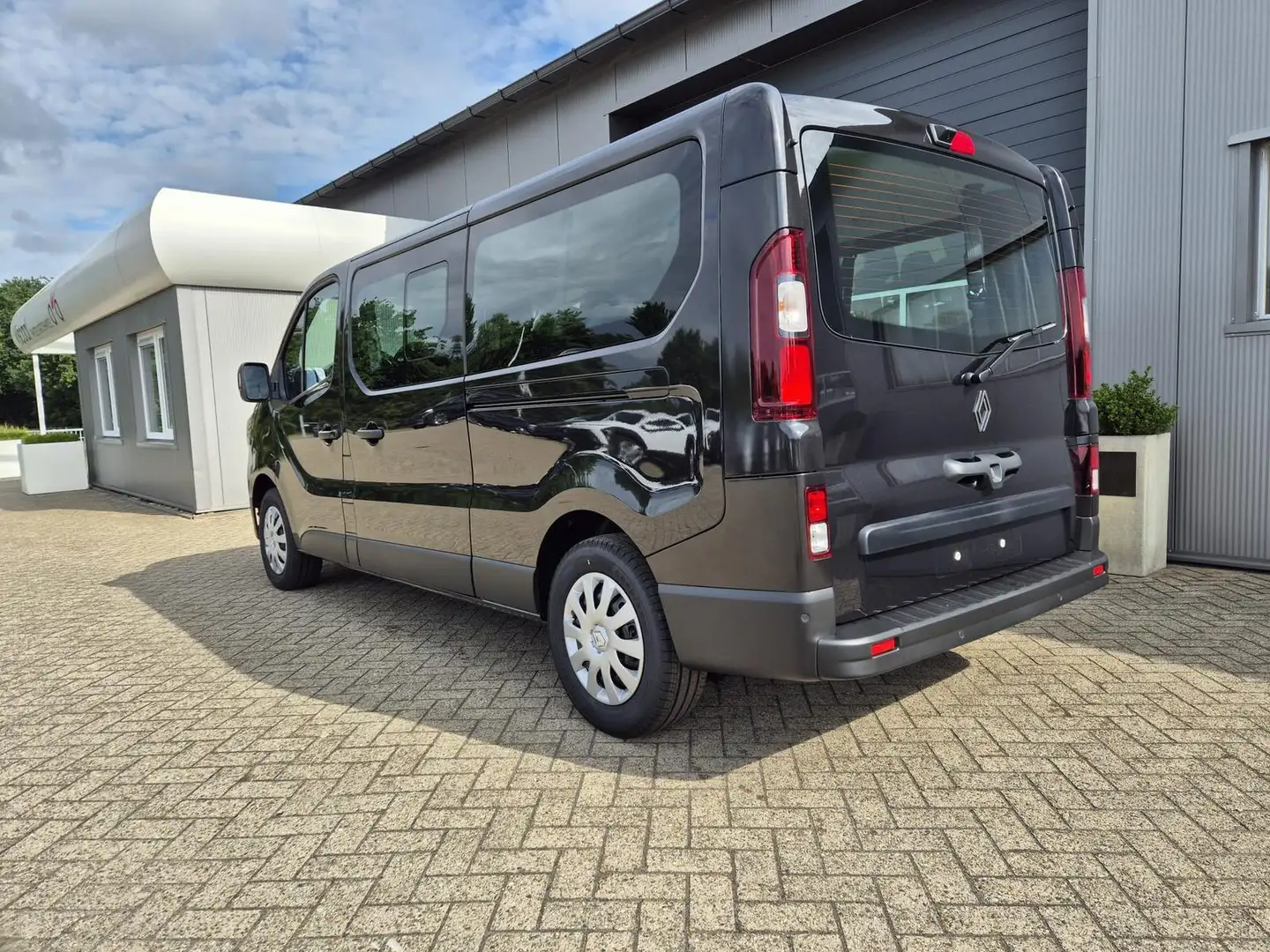 Renault Trafic Combi L2 2.0 dCi 150PS Grand Evolution 9-Sitzer... Schwarz - 1