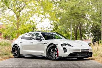 Sport Turismo GTS * Carbon Pack * ACC * SportChrono * Pano * HUD *