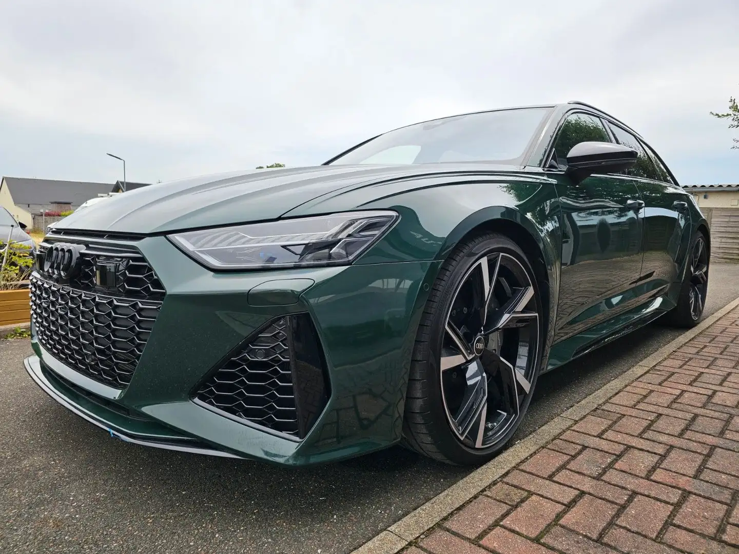 Audi RS6 Avant 4.0 TFSI quattro Exclusiv Lack * B&O Grün - 2