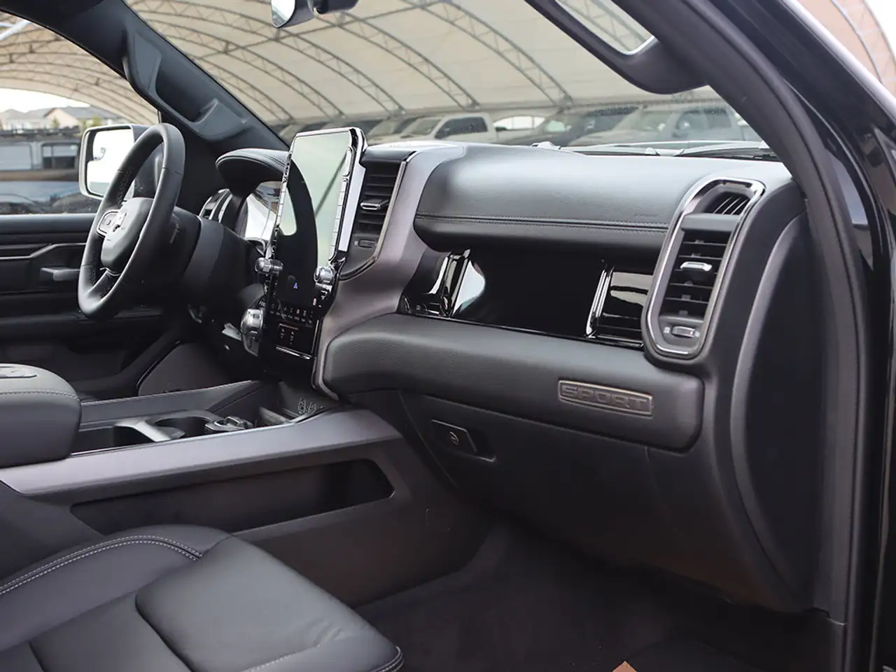 RAM 1500 снимка RAM 1500