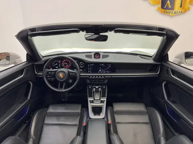 Porsche 911 view 23