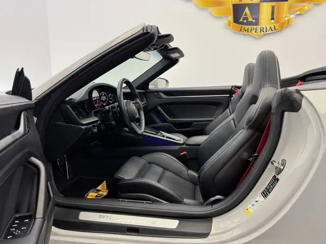 Porsche 911 view 12