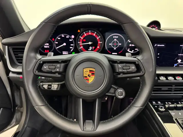 Porsche 911 view 25