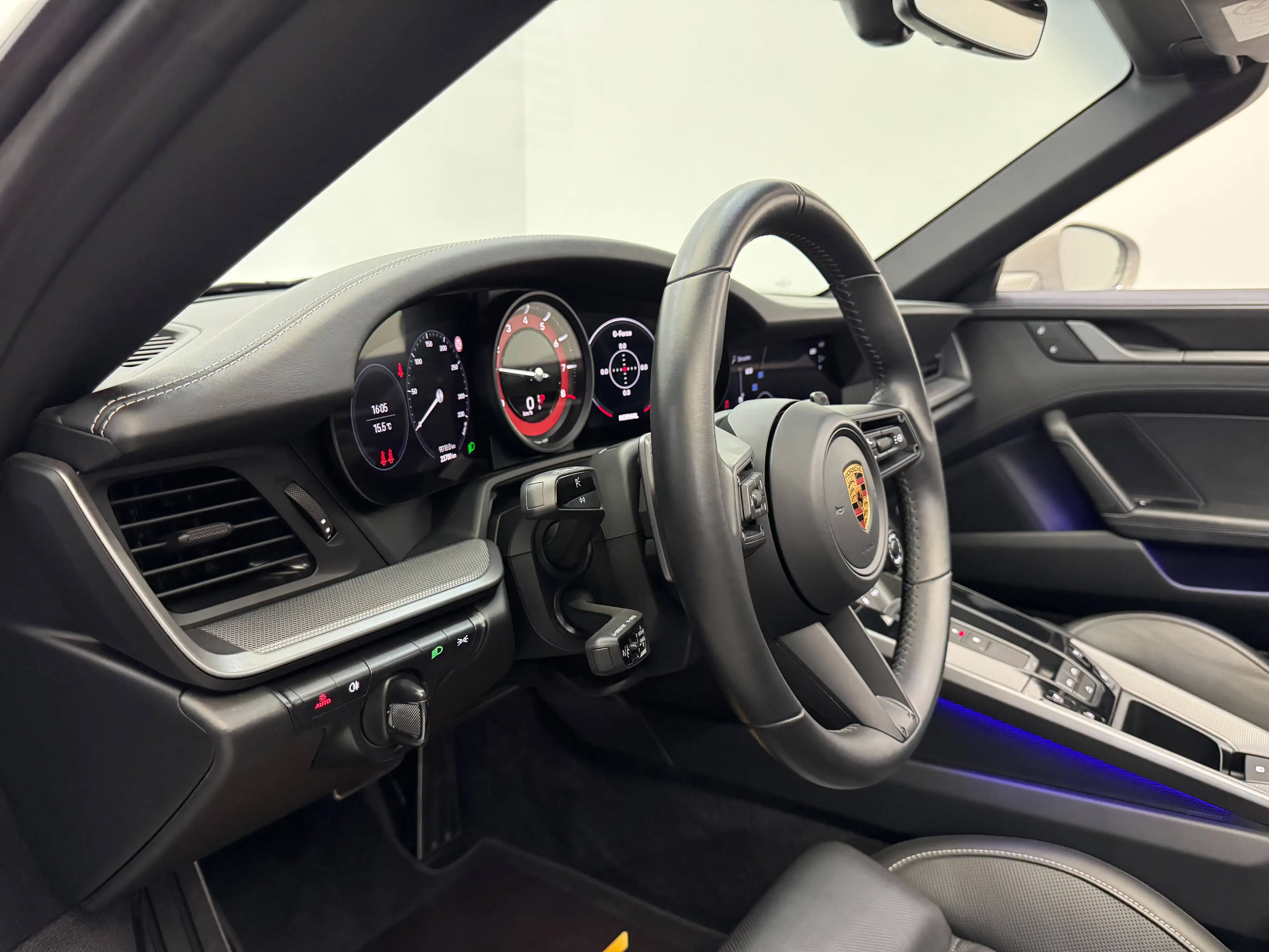 Porsche 992 911 Carrera S Cabrio // APPROVED // CHRONO // BOSE // — photo 14