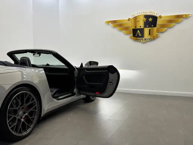 Porsche 911 view 22