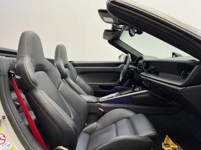 Porsche 911 view 20