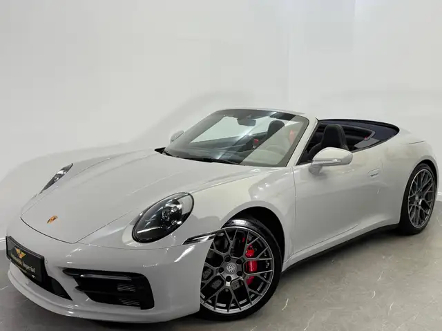 Porsche 911 view 2