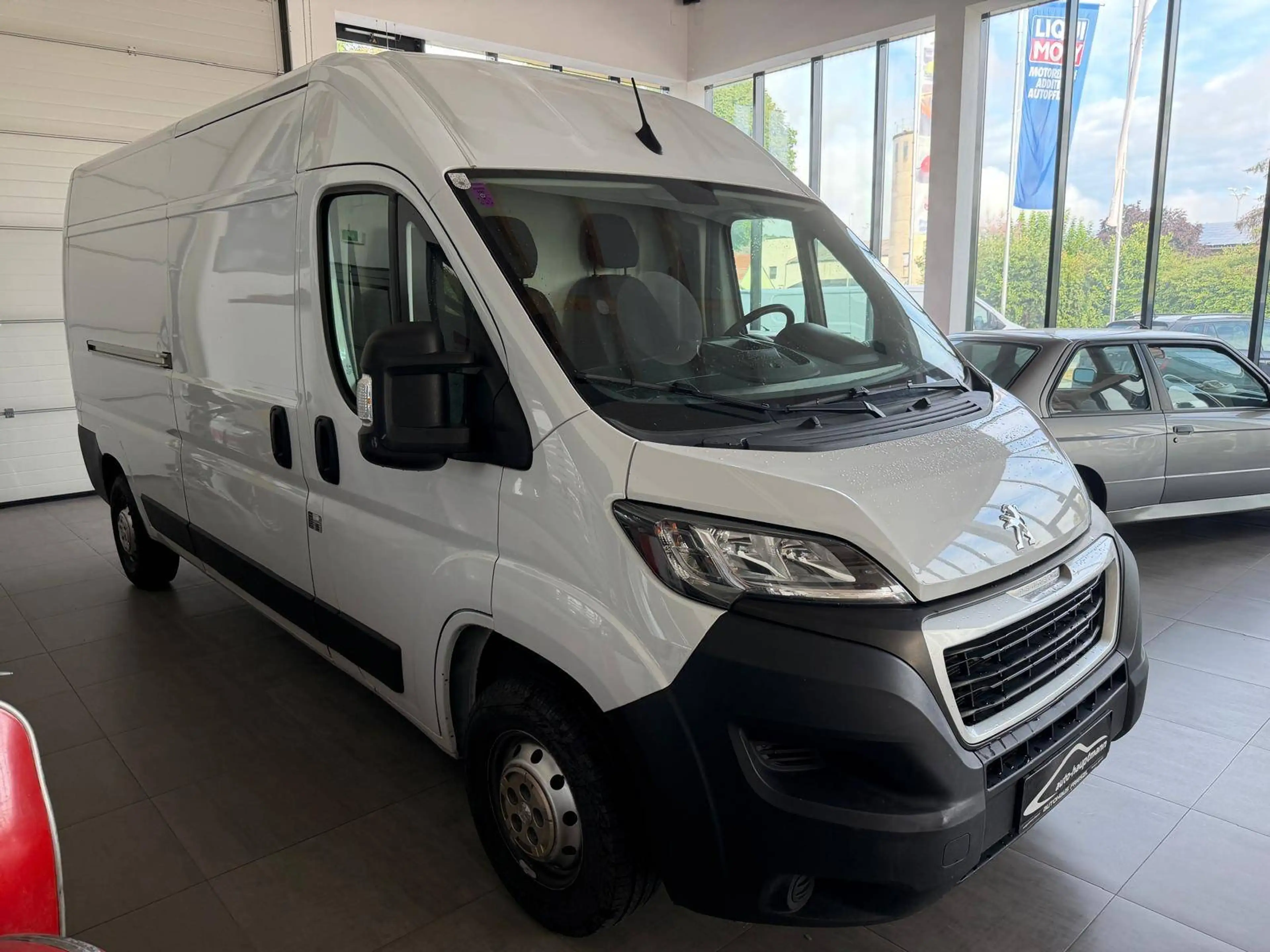 Peugeot Boxer 333 L3H2 BlueHDi 140 Stop — photo 3
