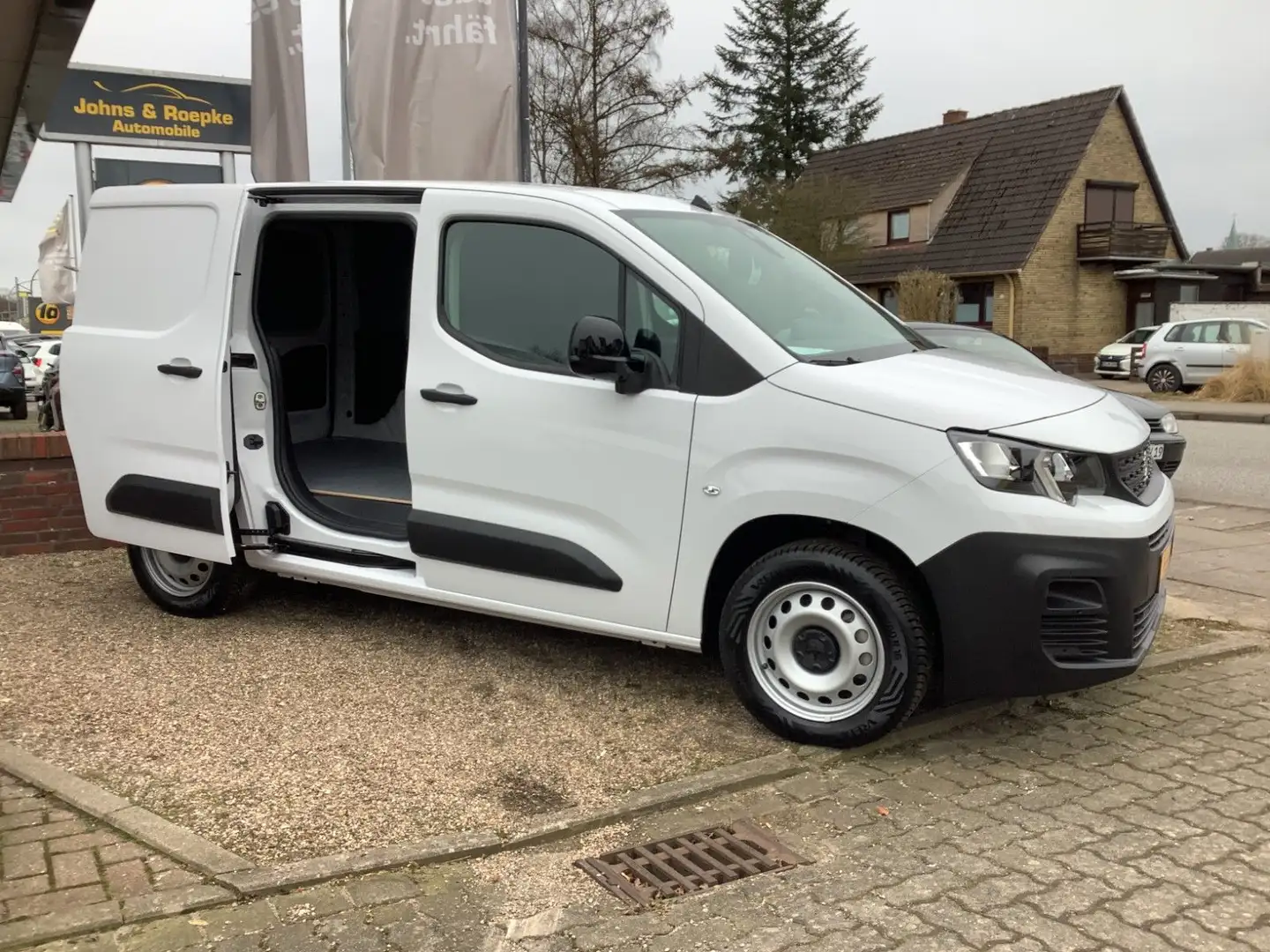 Peugeot Partner 1,5 BLUE HDI / AHK / ALLWETTERREIFEN bijela - 2