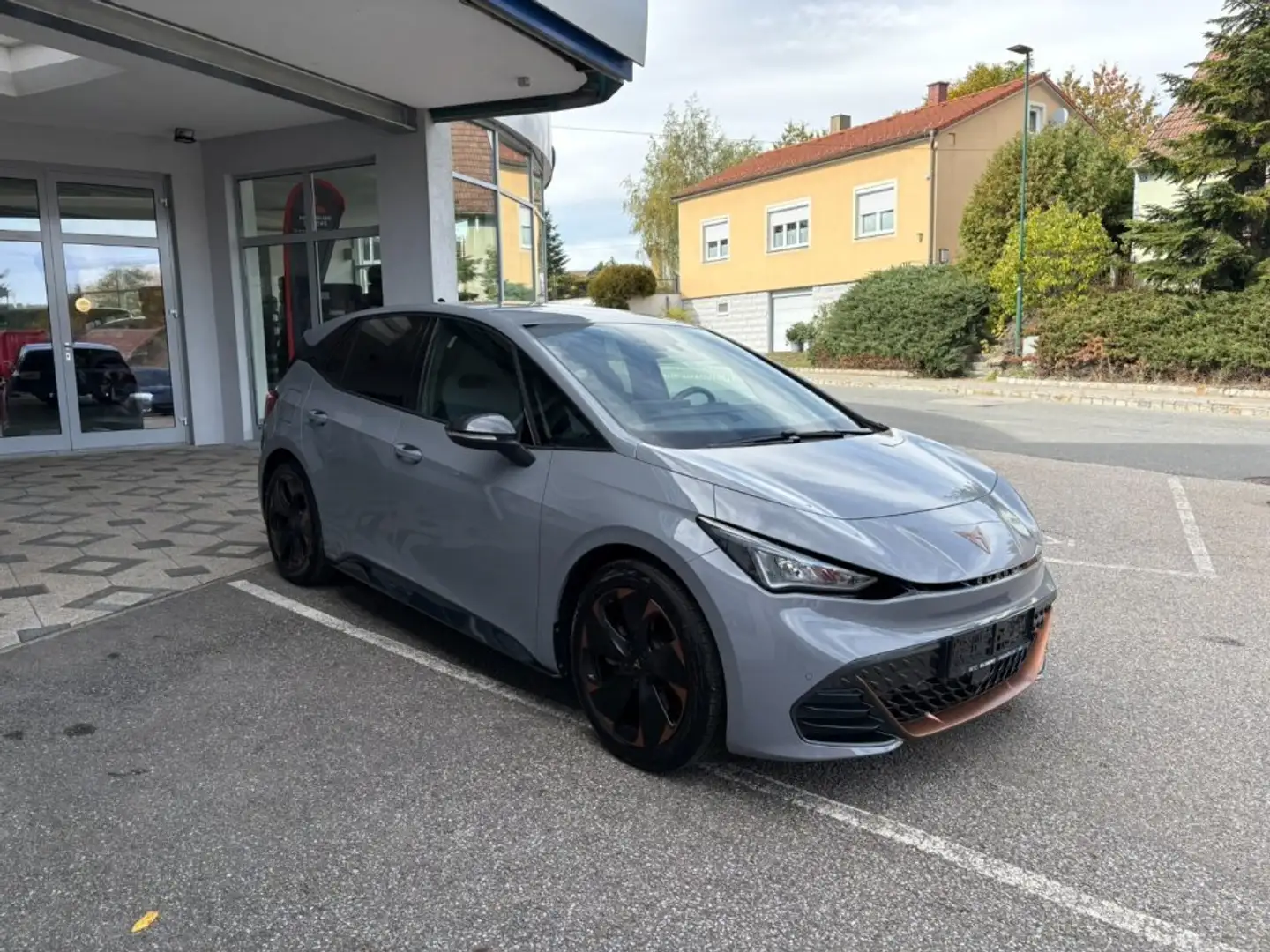 CUPRA Born 62kWh Grau - 2