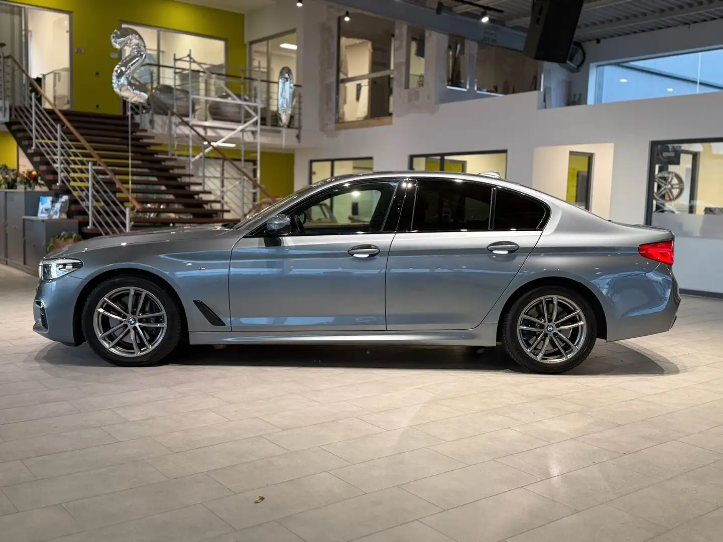 BMW 530 d M Sport*Business*M-Sport*360°* Blau - 2