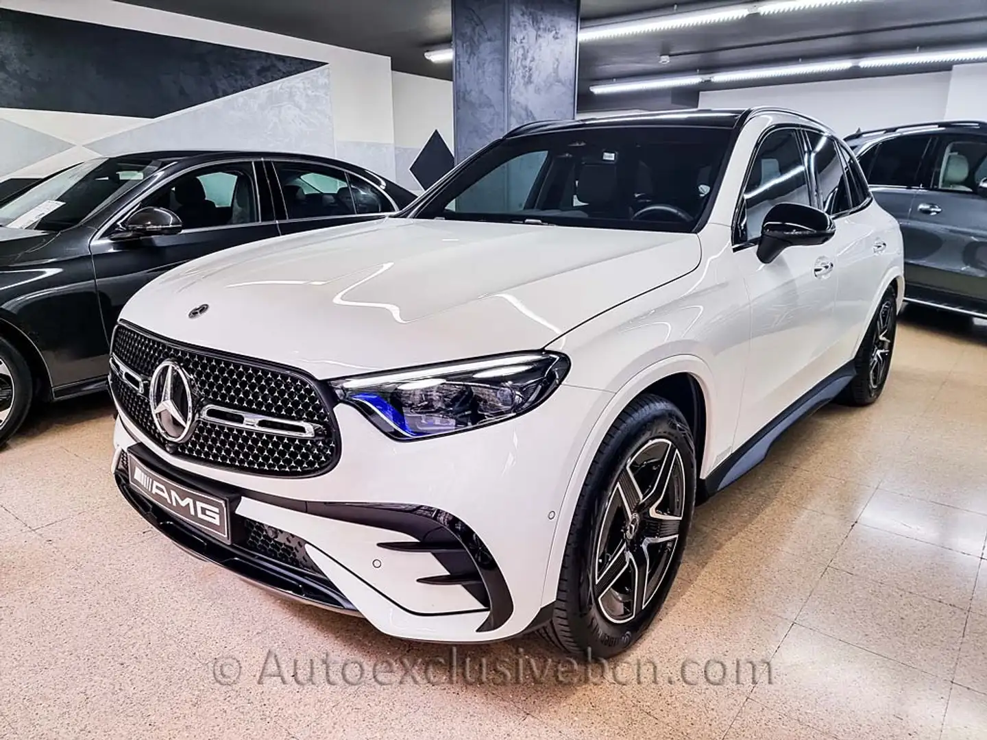 Mercedes-Benz GLC 300 300e 4Matic 9G-Tronic Weiß - 1