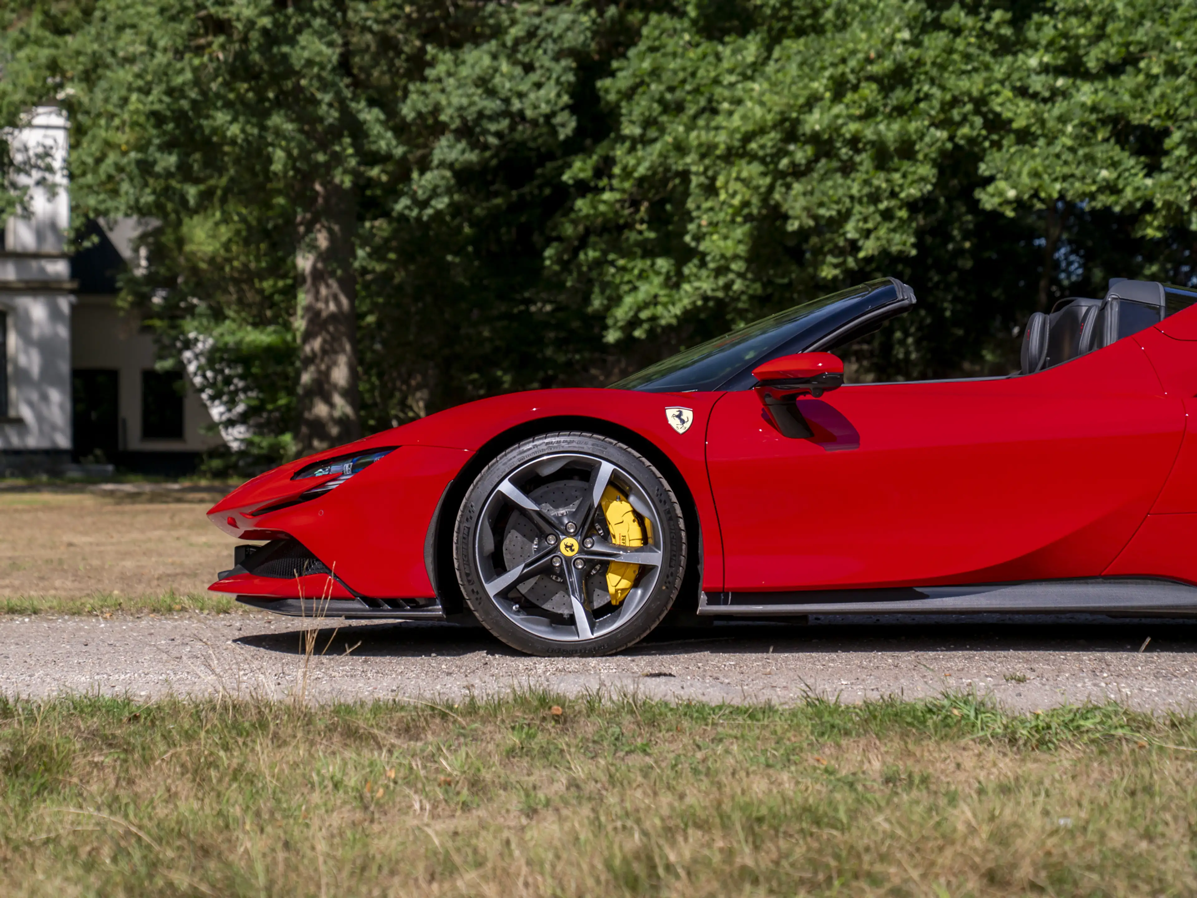 Ferrari SF90 Spider 4.0 V8 Assetto Fiorano — photo 15