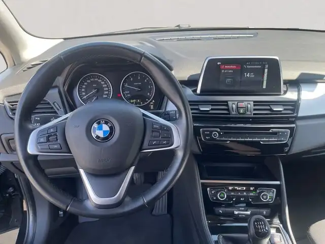 BMW 2 Series view 11