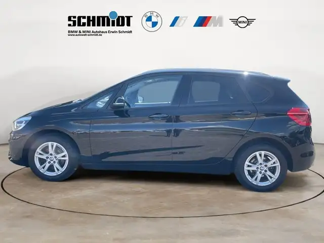 BMW 2 Series view 3