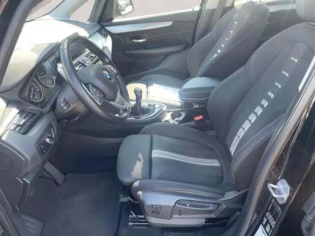 BMW 2 Series view 10