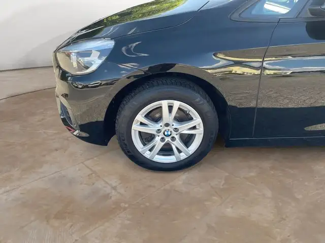 BMW 2 Series view 2