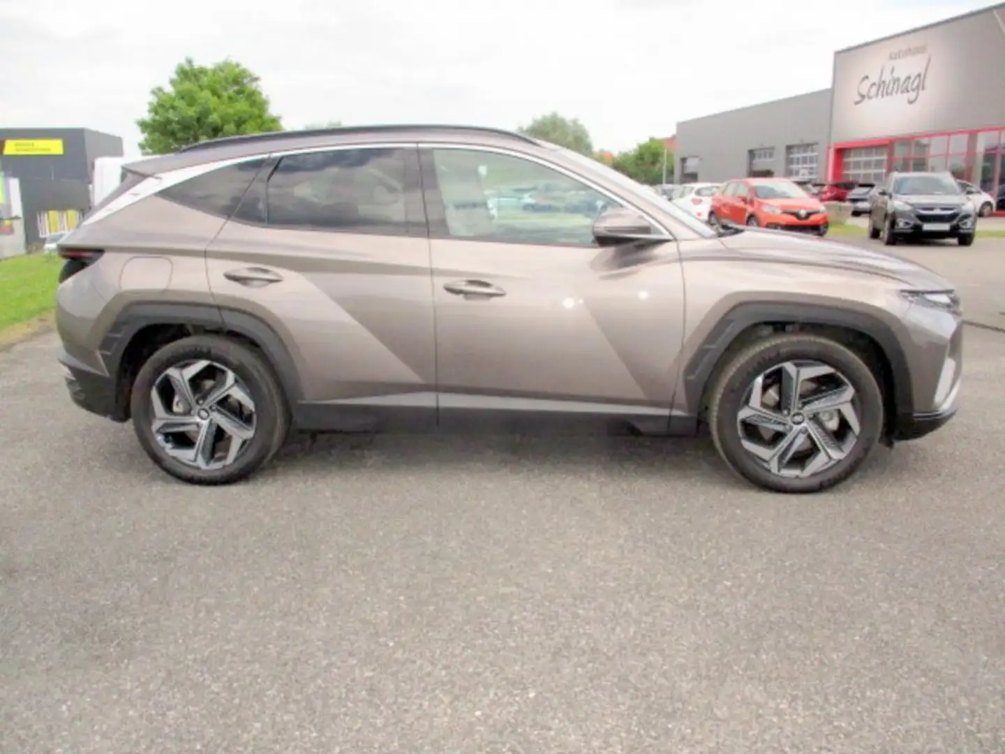 Hyundai TUCSON NX4 Prestige L 1,6 T-GDi PHEV 4WD AT AHK SD Braun - 2