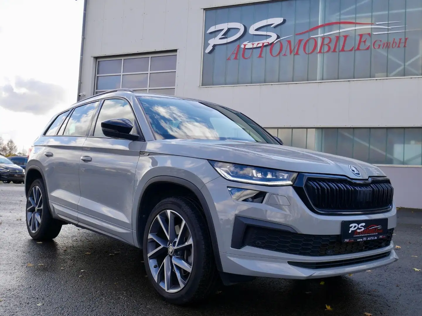 Skoda Kodiaq 2.0 TDI DSG 4x4 SPORTLINE+Pano+AHK+Matrix Grau - 1