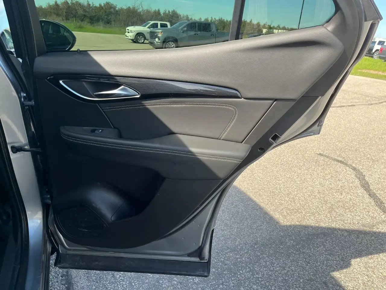 Buick Envision photo Buick Envision