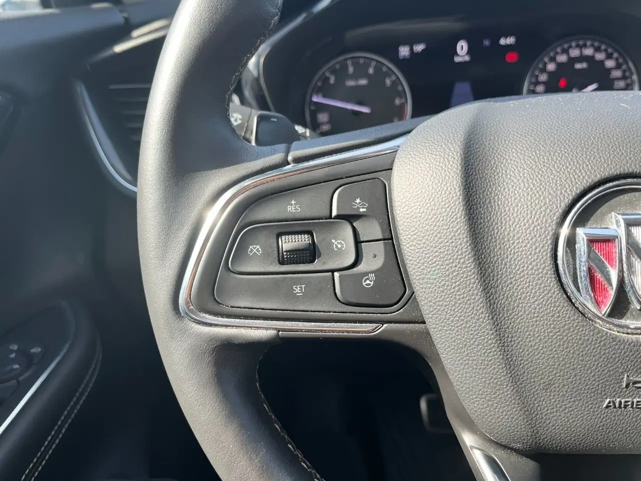 Buick Envision photo Buick Envision