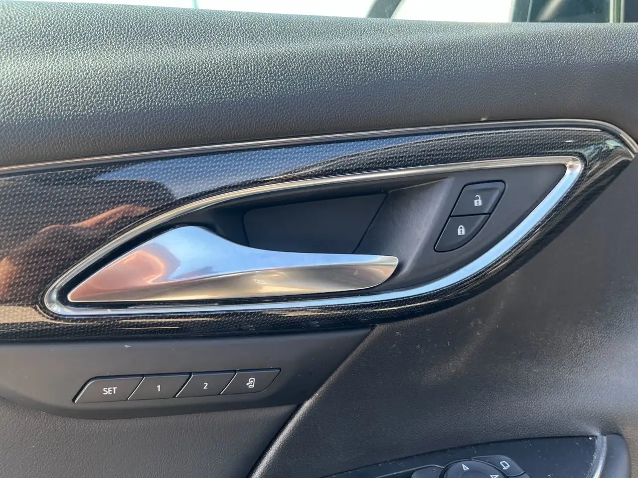 Buick Envision photo Buick Envision