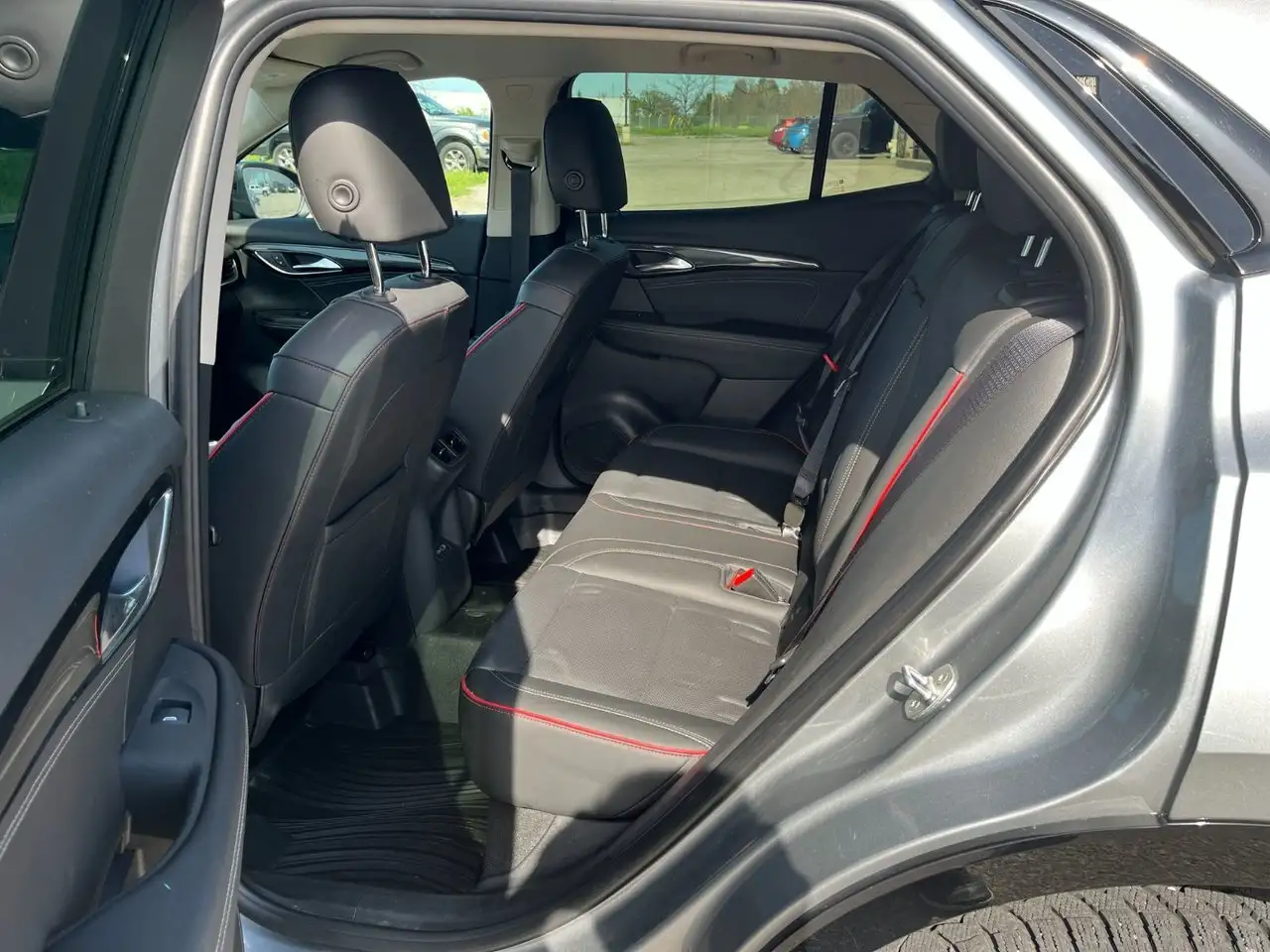 Buick Envision photo Buick Envision