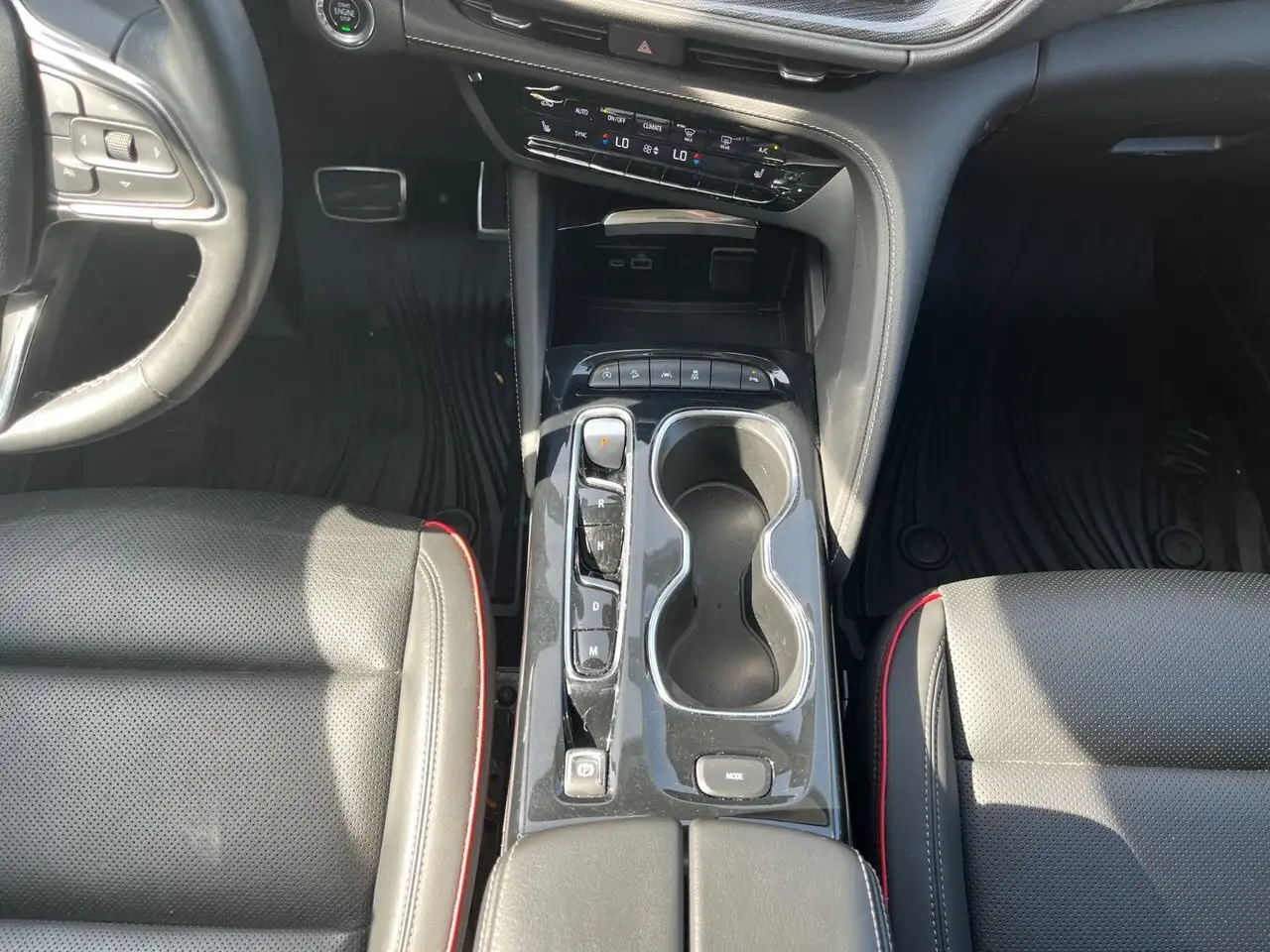 Buick Envision photo Buick Envision