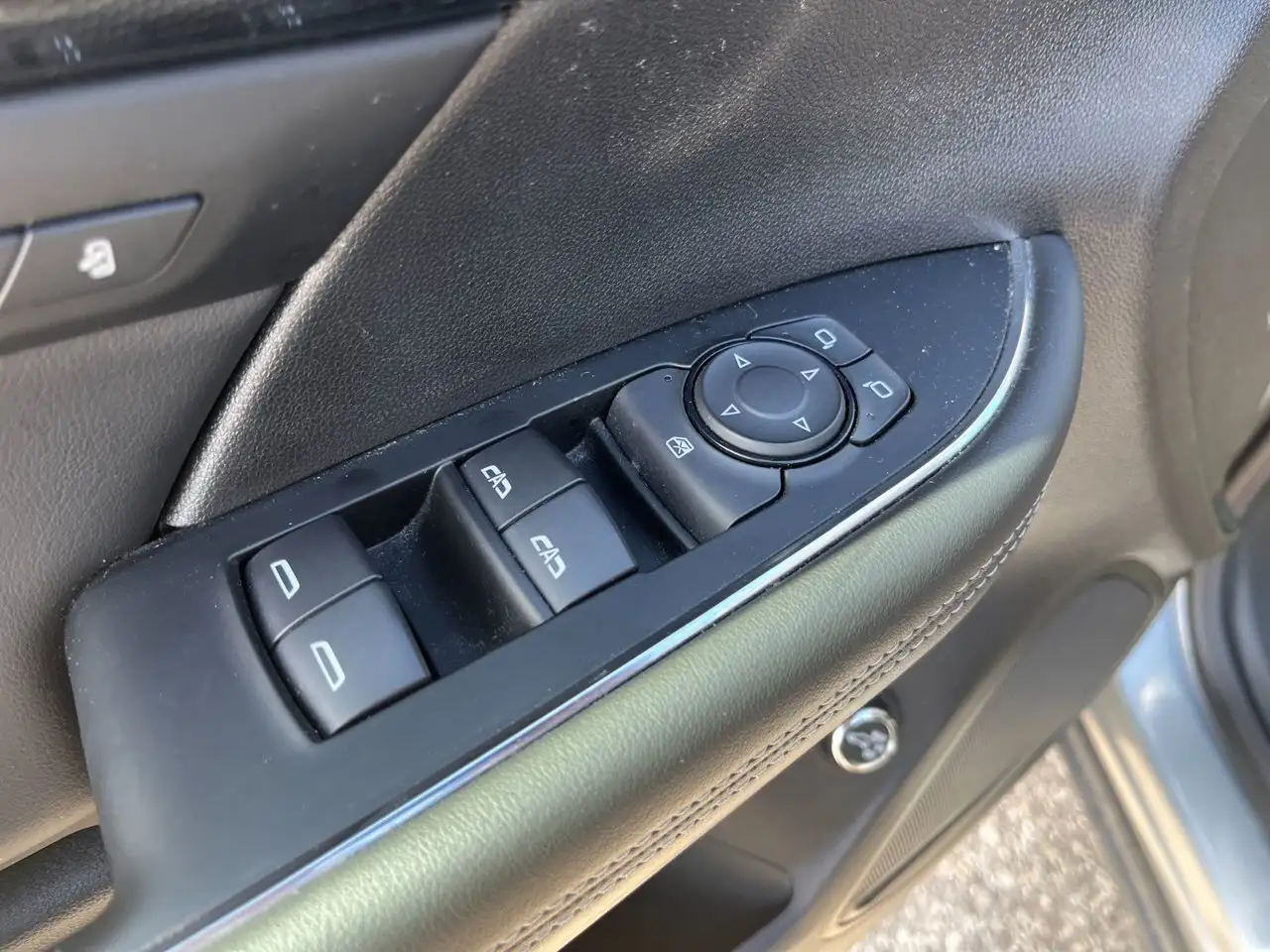 Buick Envision photo Buick Envision