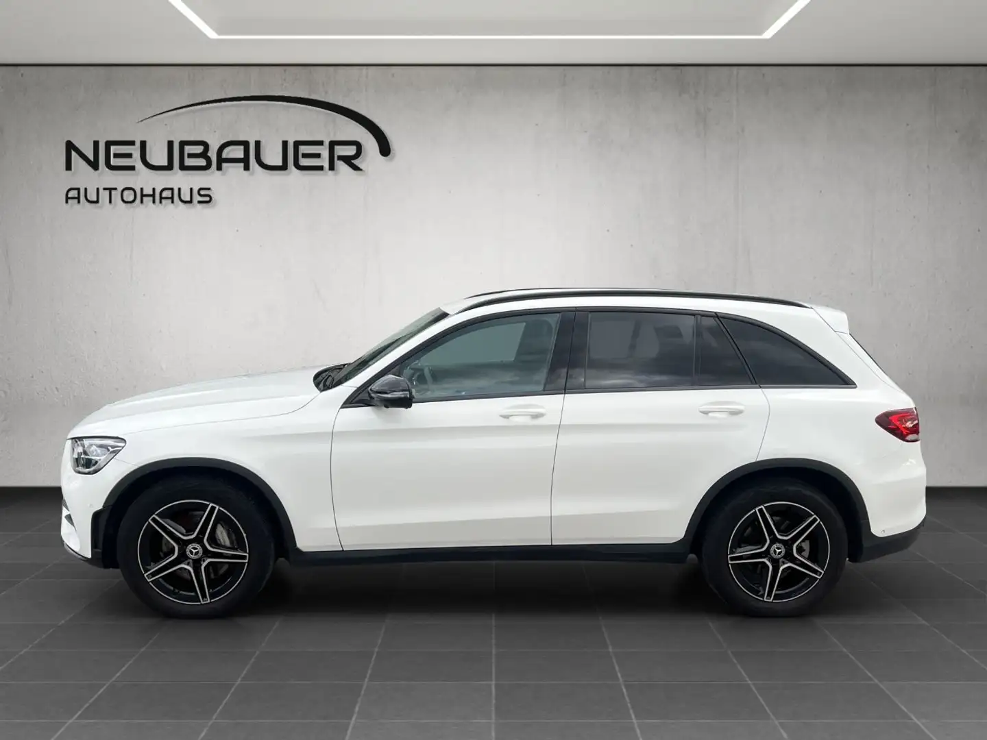 Mercedes-Benz GLC 220 d 4MATIC Klima Shz eHeck AMG Navi Weiß - 2