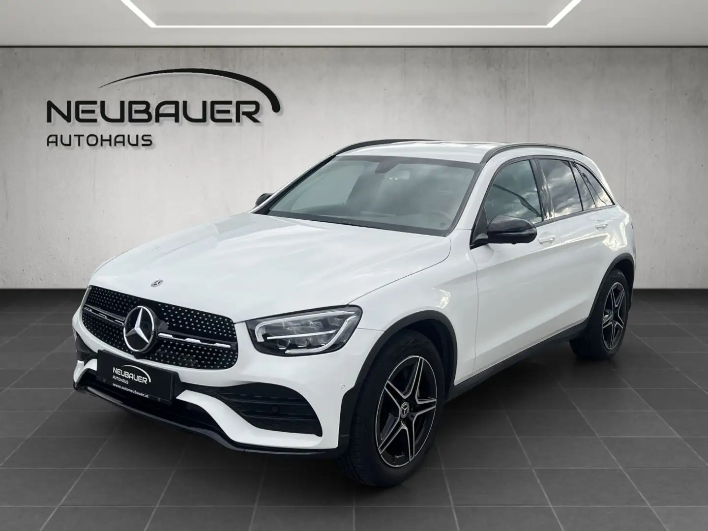 Mercedes-Benz GLC 220 d 4MATIC Klima Shz eHeck AMG Navi Weiß - 1