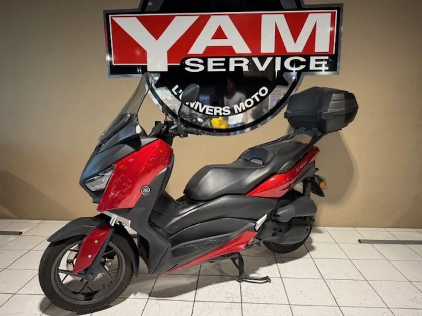 Yamaha X-Max 125 Red - 1