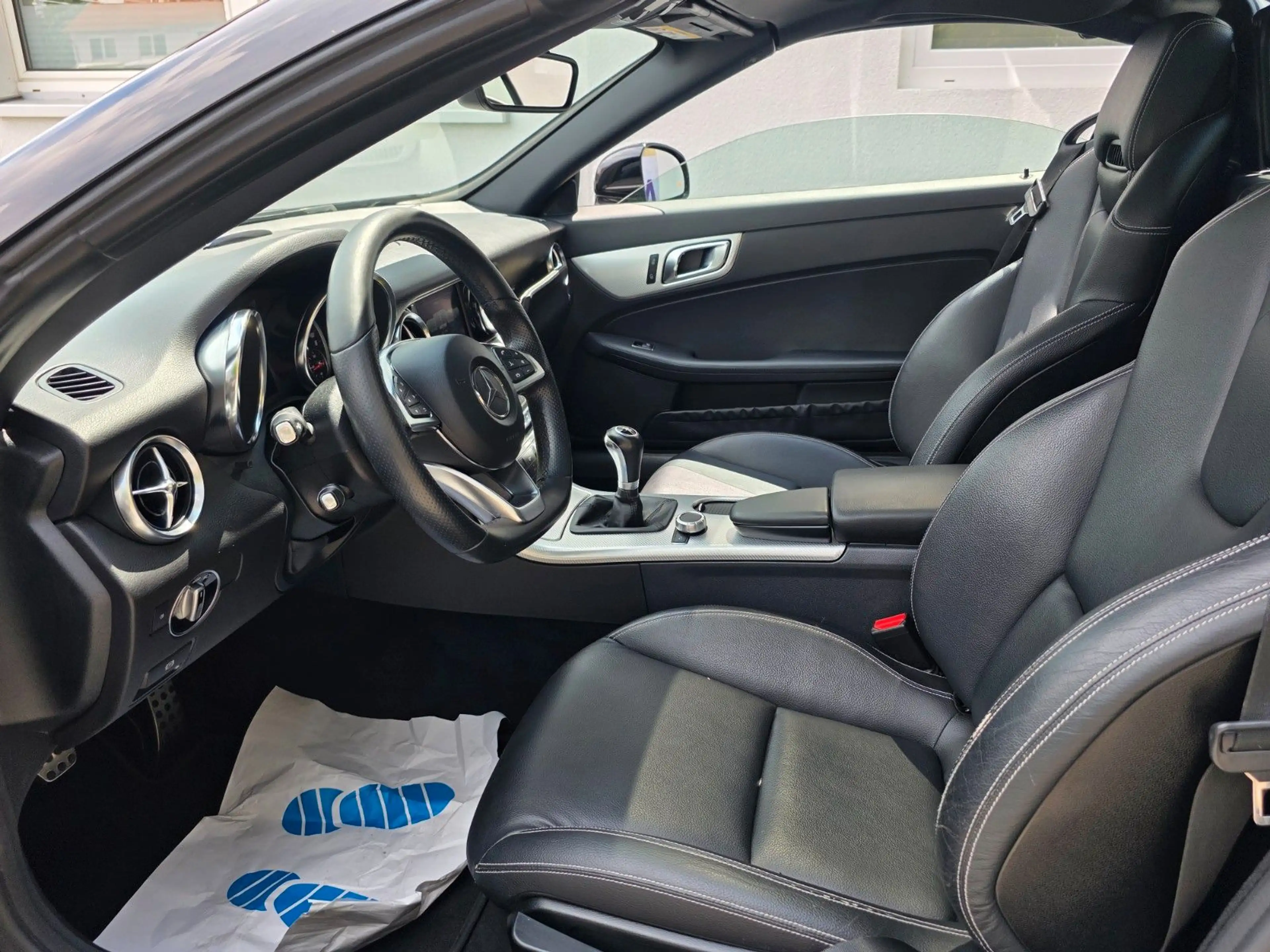 Mercedes-Benz SLC 180 Roadster *LED*Leder*Navi*SHZ*Gepflegt — photo 23