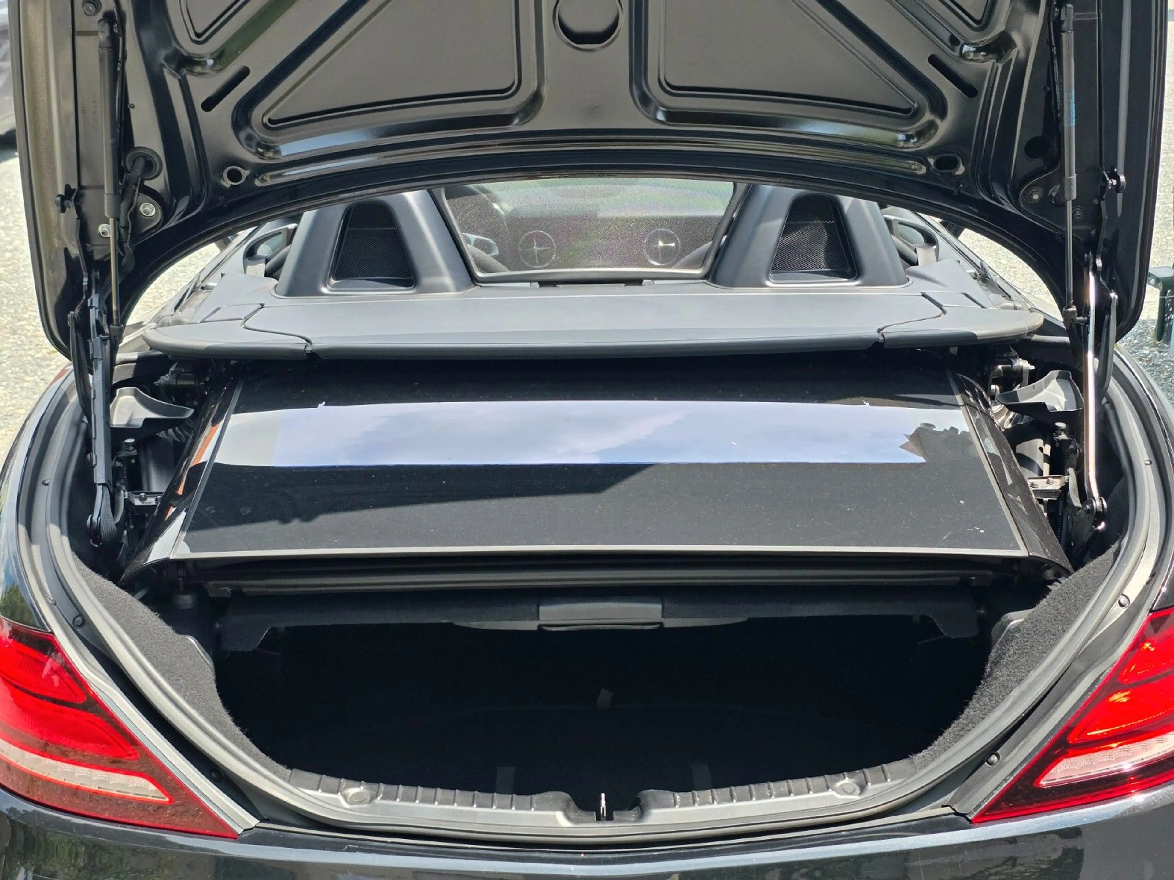 Mercedes-Benz SLC 180 Roadster *LED*Leder*Navi*SHZ*Gepflegt — photo 30