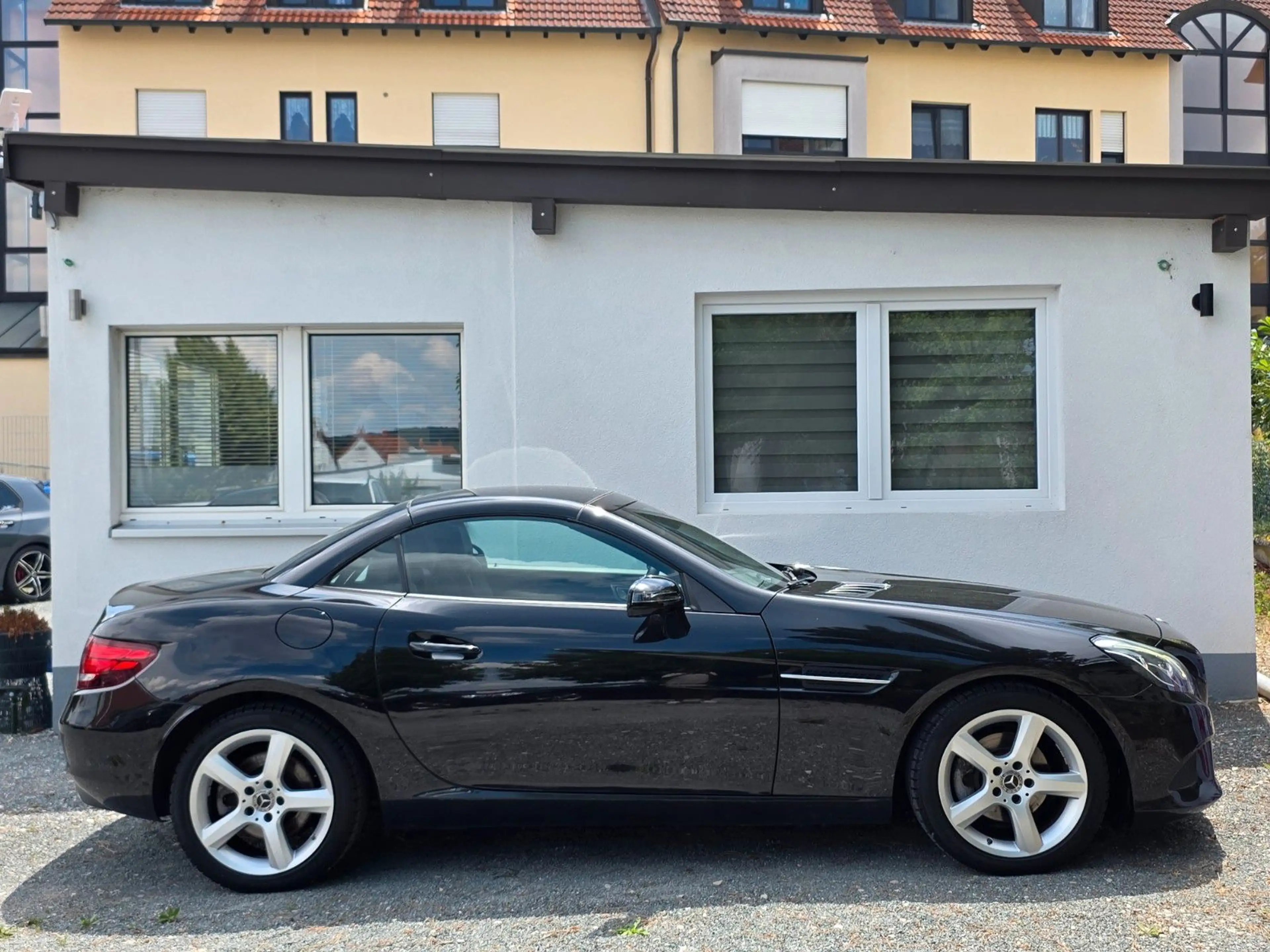 Mercedes-Benz SLC 180 Roadster *LED*Leder*Navi*SHZ*Gepflegt — photo 13