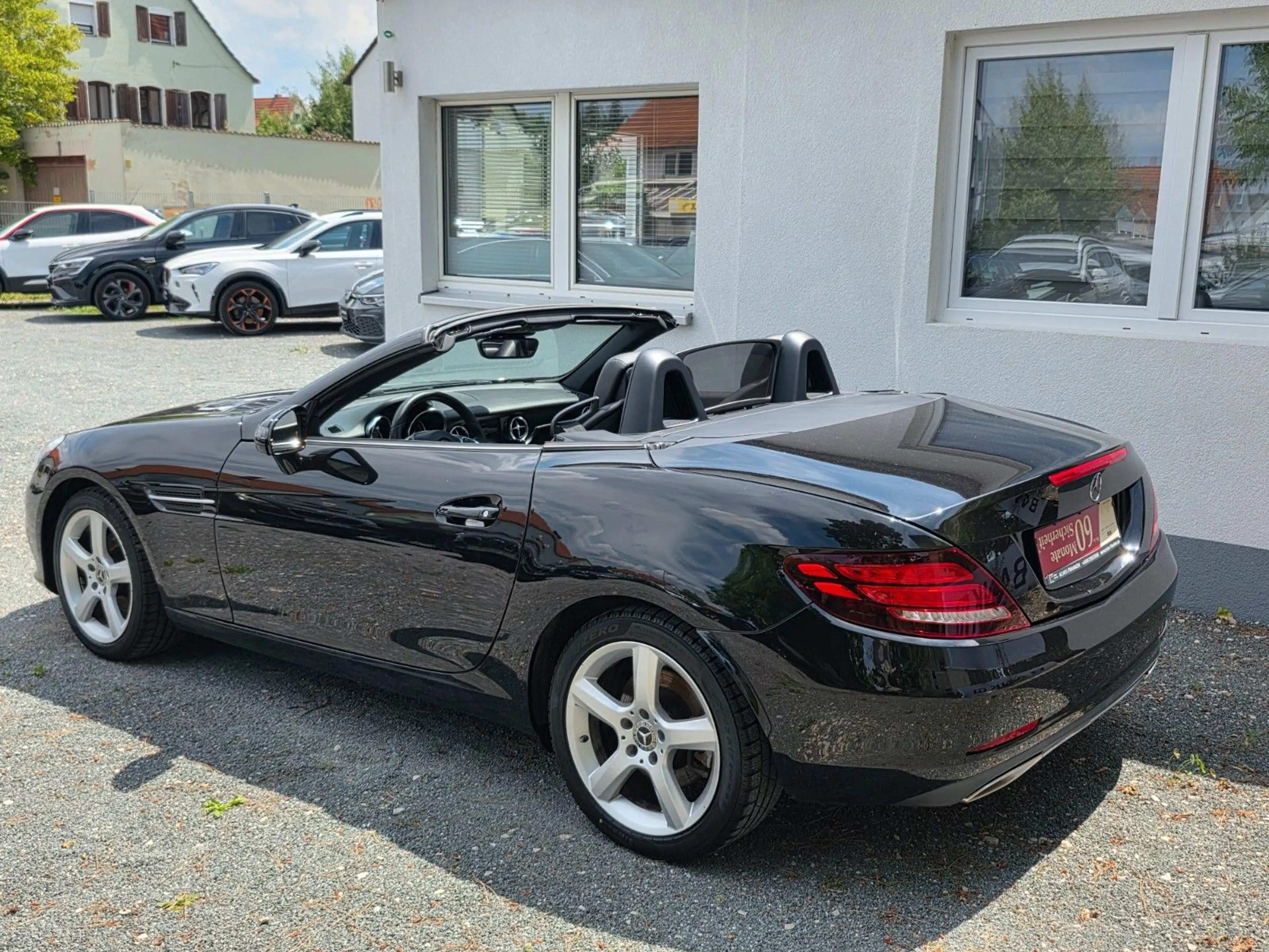 Mercedes-Benz SLC 180 Roadster *LED*Leder*Navi*SHZ*Gepflegt — photo 6