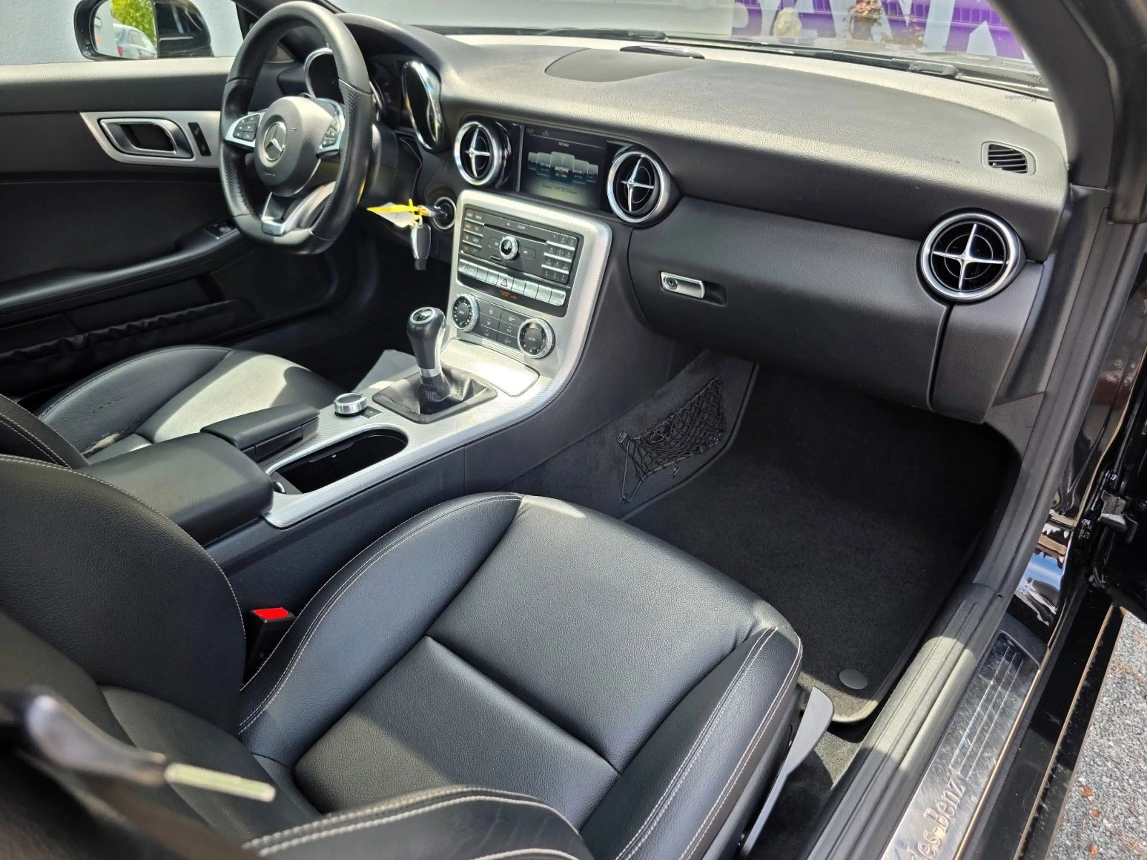 Mercedes-Benz SLC 180 Roadster *LED*Leder*Navi*SHZ*Gepflegt — photo 32